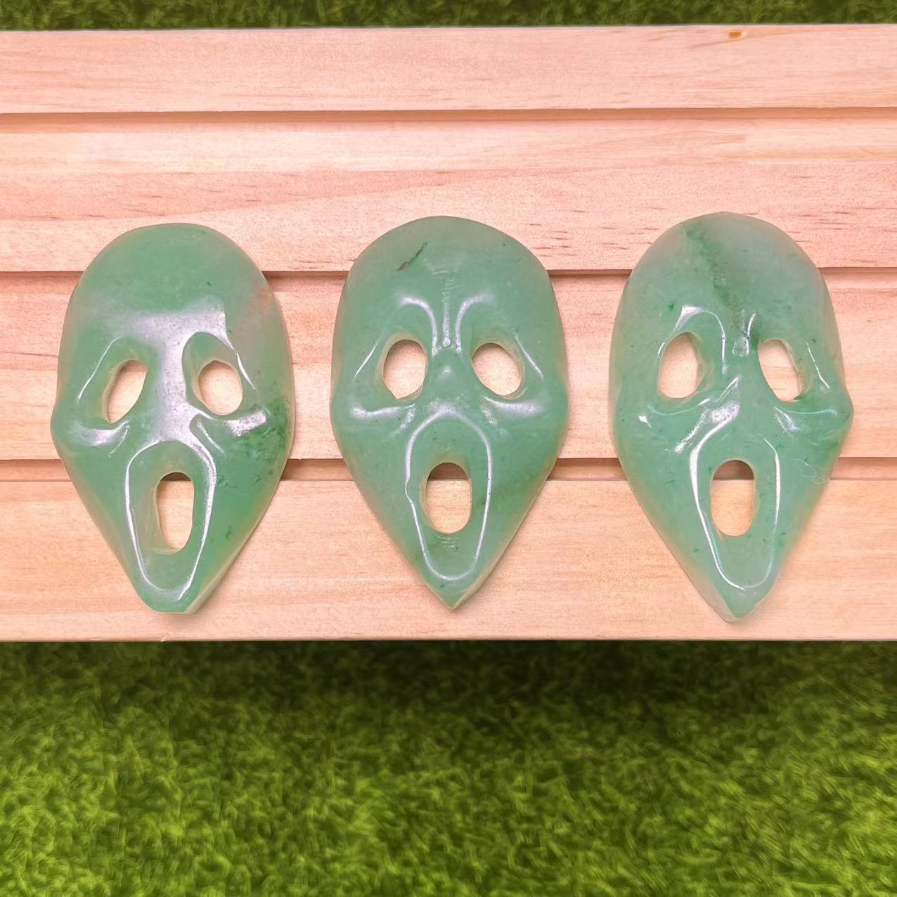 Green Aventurine Ghost mask carving 4.8-5cm （random one）1pc