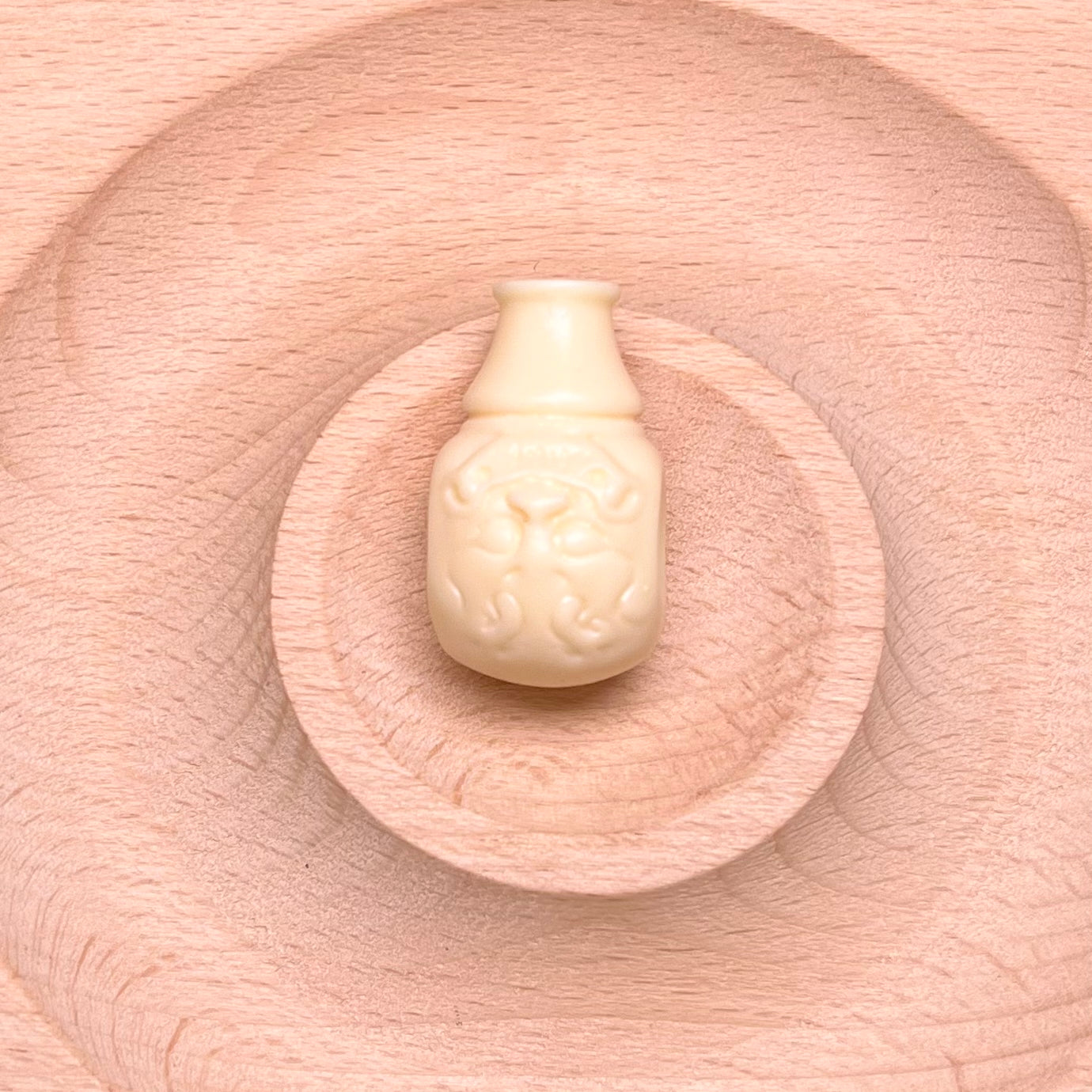 Ivory nut vase carving accessories（Tee hole）